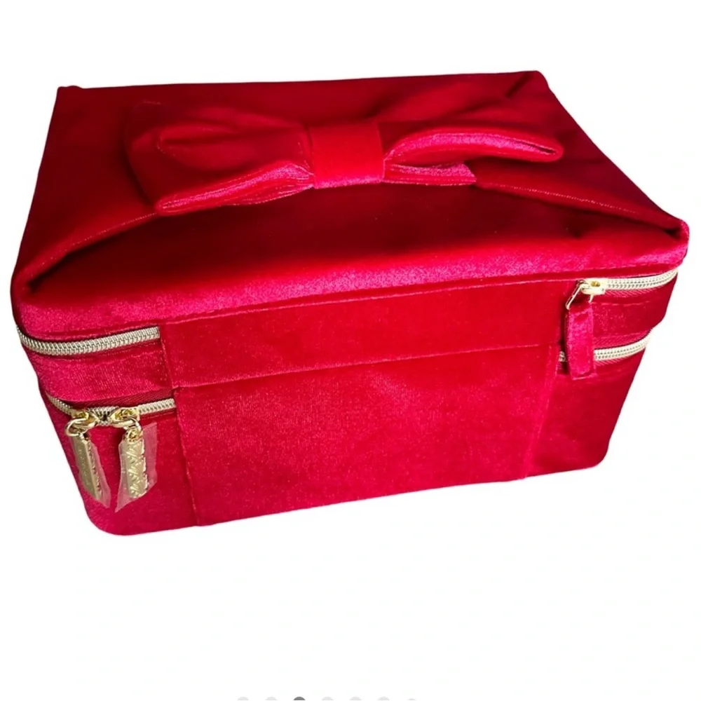 ESTEE LAUDER LIMITED EDITION RED VELVET COSMETIC KEEPSAKE CASE NWT